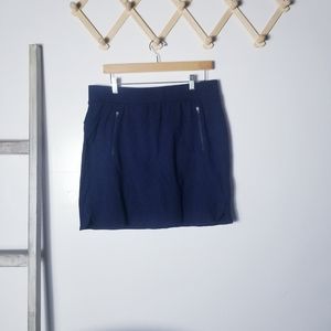 T BY TALBOTS NAVY SKORT WITH ZIPPER POCKETS SIZE LARGE